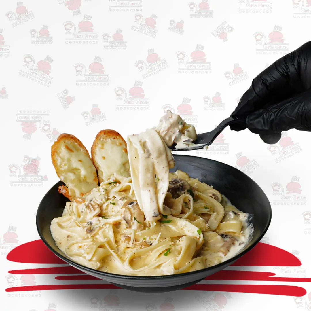Fettuccine Alfredo Pasta With Chicken
